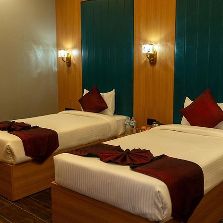 Hotel Alba Inn, Indore Bagian luar foto
