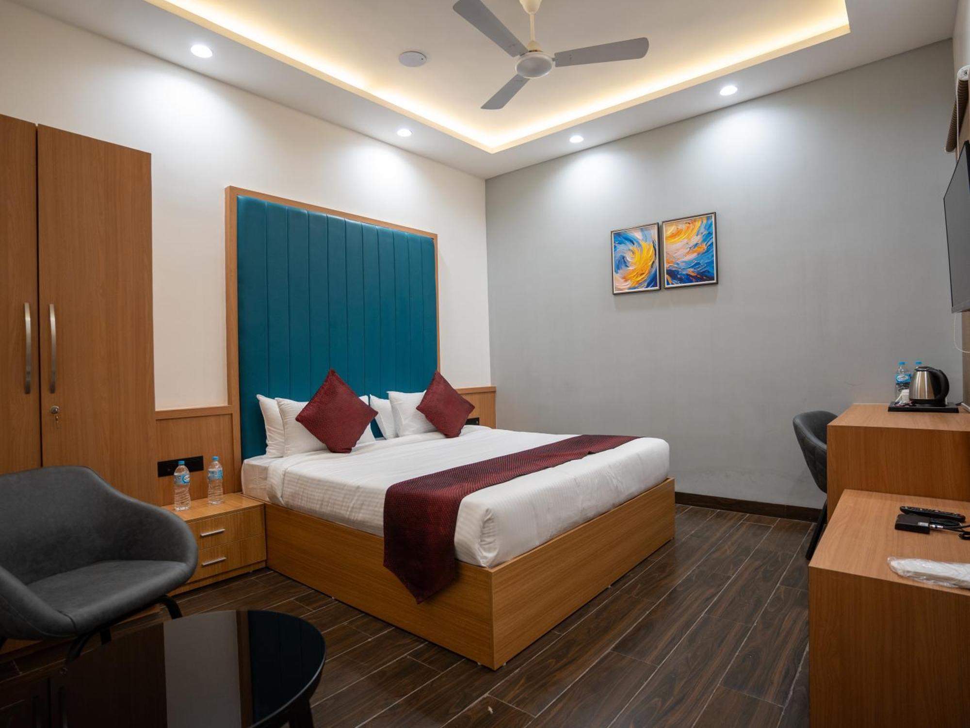 Hotel Alba Inn, Indore Bagian luar foto